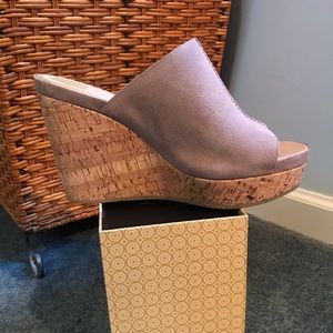 Mauve dolce vita wedges